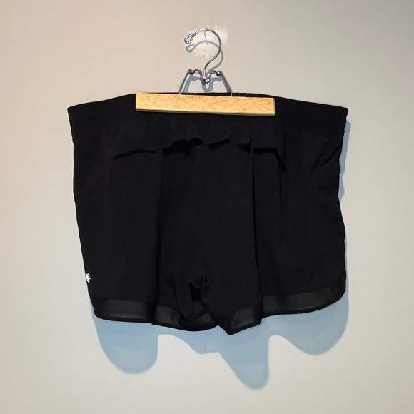 Athleta Mesh Racer Run Short 4" - Picture 2 of 3